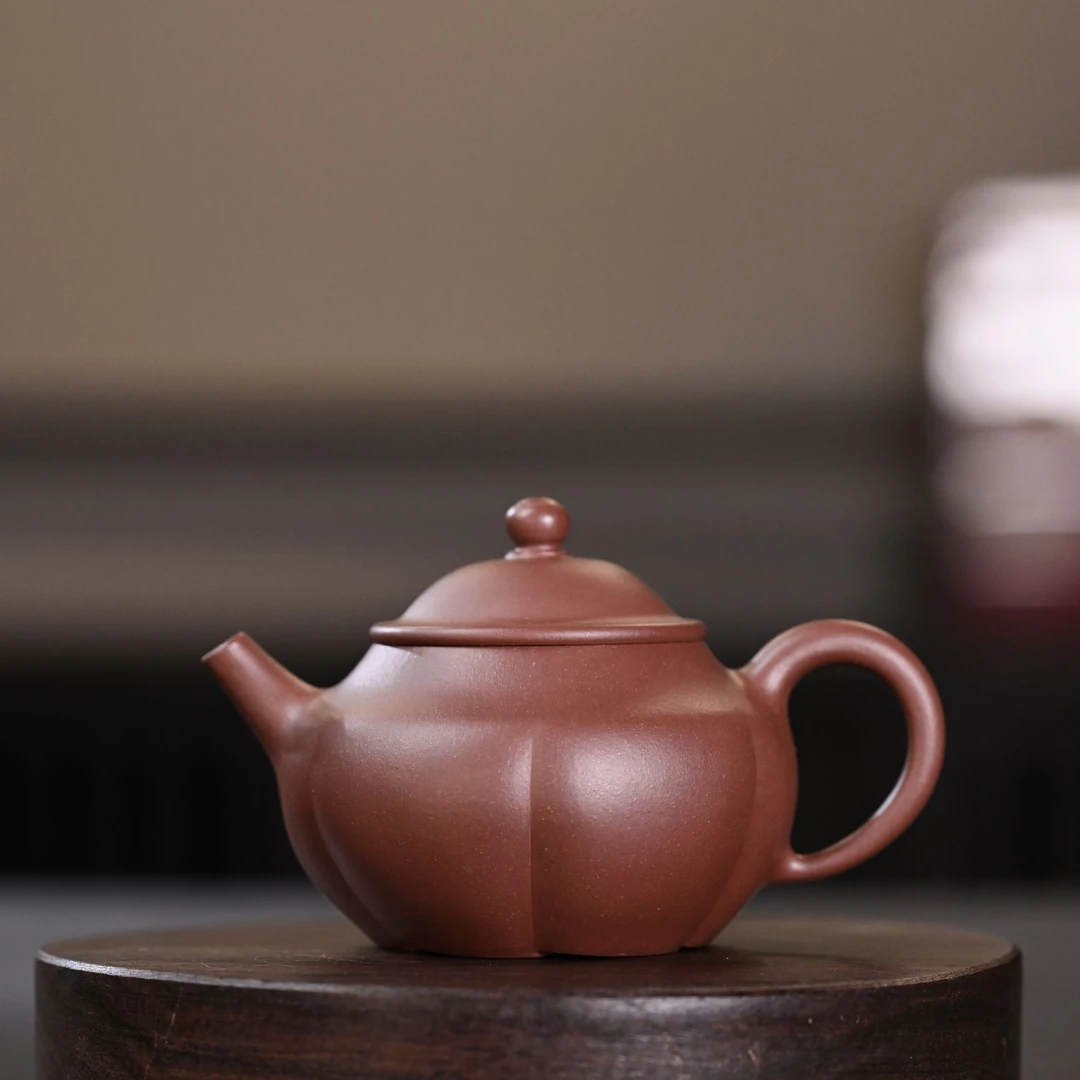 "Rufan Two-Style" Yixing Teapot – 150cc, Fully Handmade with Huanglongshan Zini by Xu Lihua
