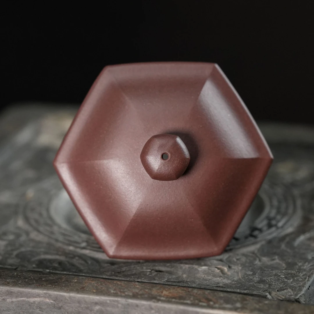 "Liufang Lianzi" (Six-Sided Lotus Seed) Yixing Teapot – 230cc, Full-Handmade with Huanglongshan Zini by Jin Xin