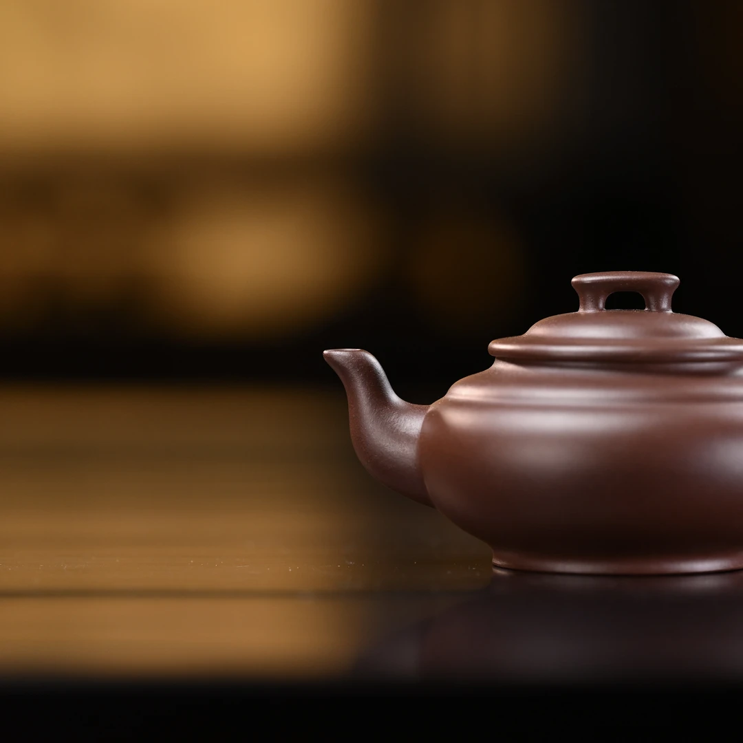 "Shang Xinqiao" (New Bridge) Yixing Teapot – 100cc, Semi-Handmade with Huanglongshan Purple Clay by Zou Rong