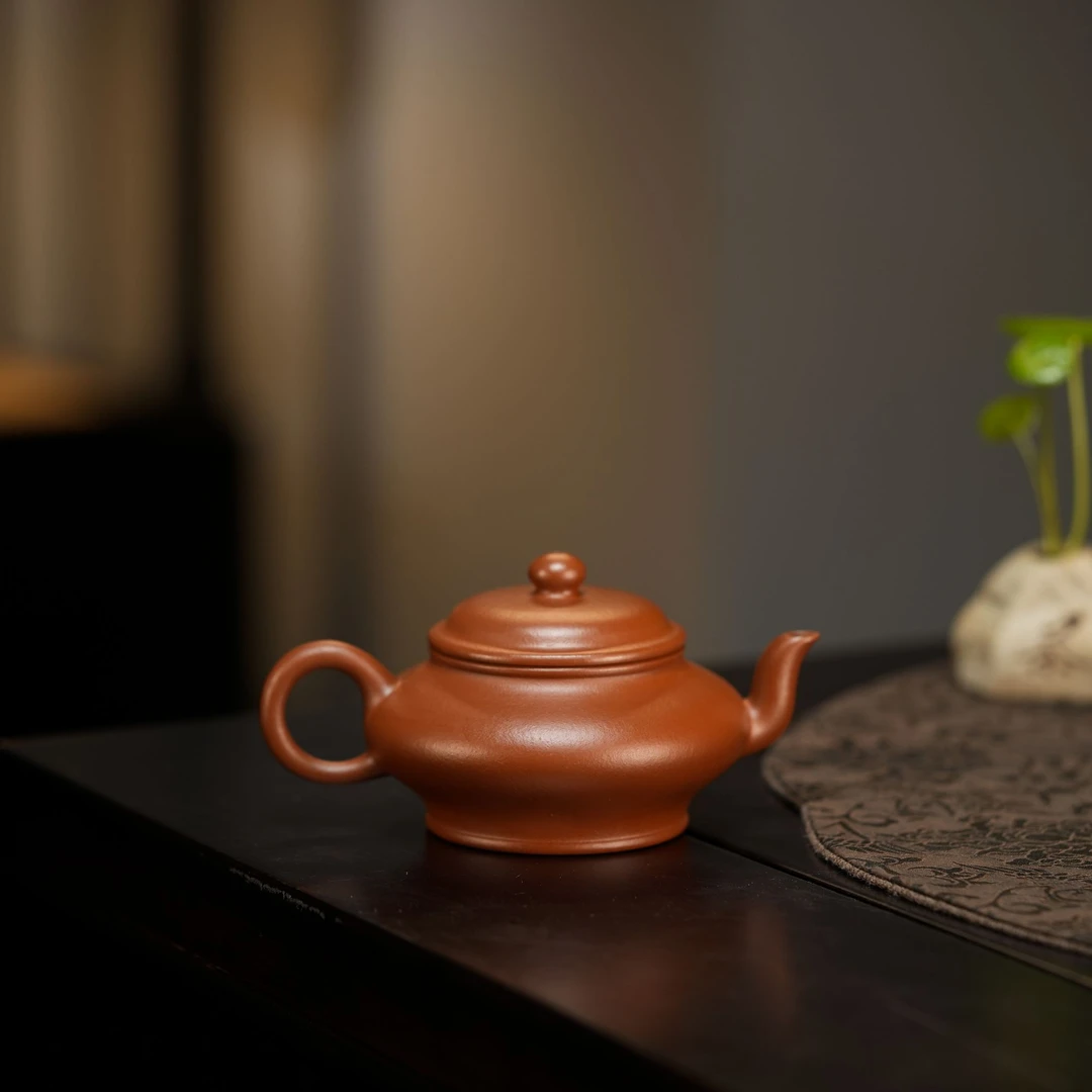 "Ma’s Xu Bian" Yixing Teapot – 110cc, Semi-Handmade in Xiaomeiyao Zhuni by Fang Yang