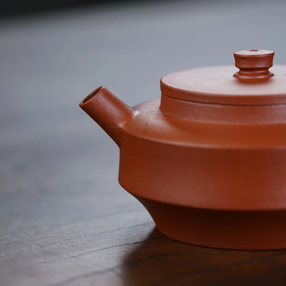 "Bian Shi" (Flat Stone) Yixing Teapot – 120cc, Semi-Handmade Small Coal Kiln Zhuni by Zhang Lin