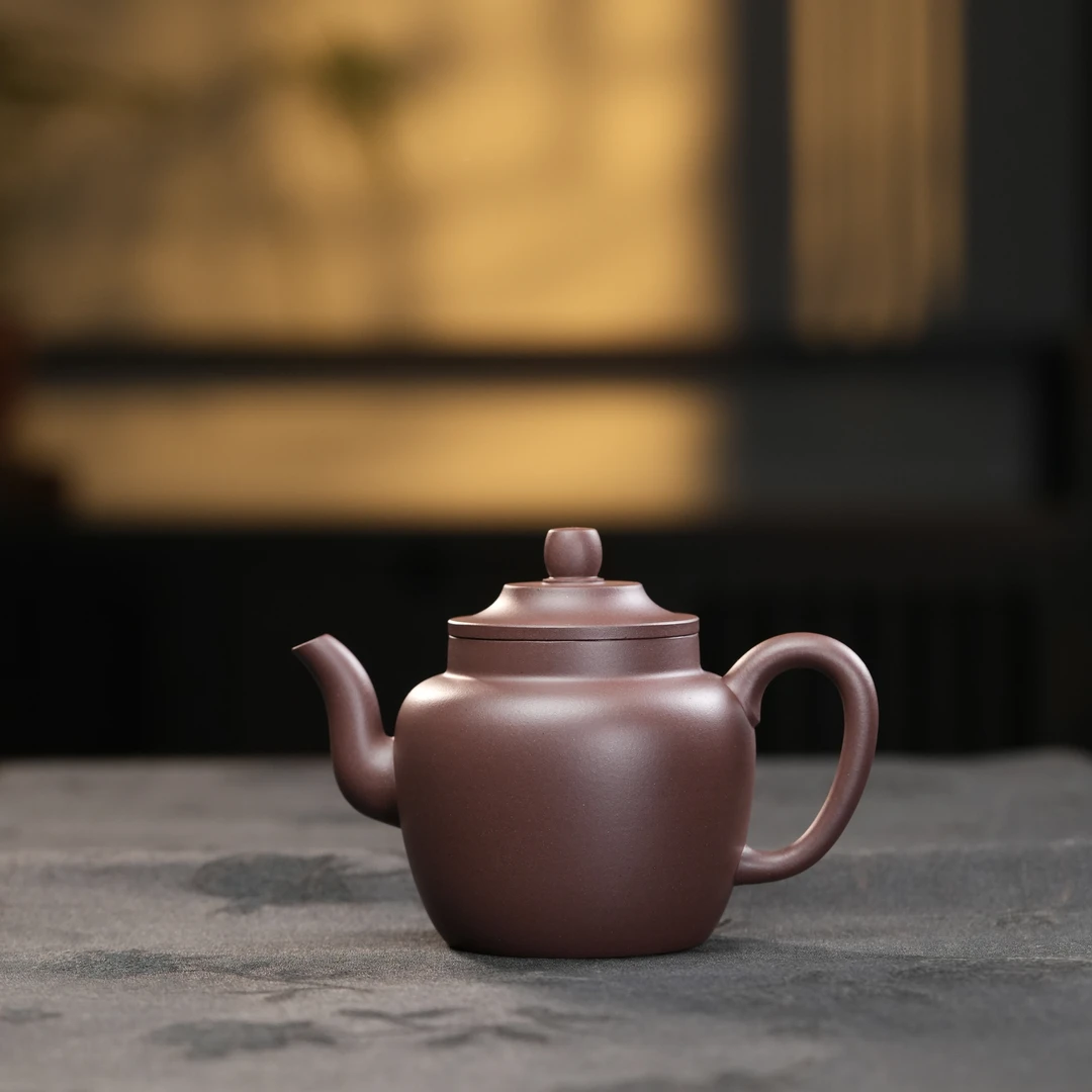 "Gong Deng" (Palace Lantern) Yixing Teapot – 220cc, Semi-Handmade with Huanglongshan Original Di Cao Qing Clay, by Artisan Wang Yi