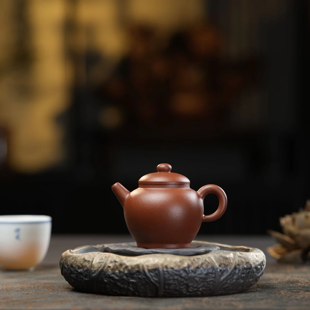 "Julu Zhu" (Giant Wheel Pearl) Yixing Teapot – 70cc, Full-Handmade with Small Kiln Zhu Ni, No Base Mark