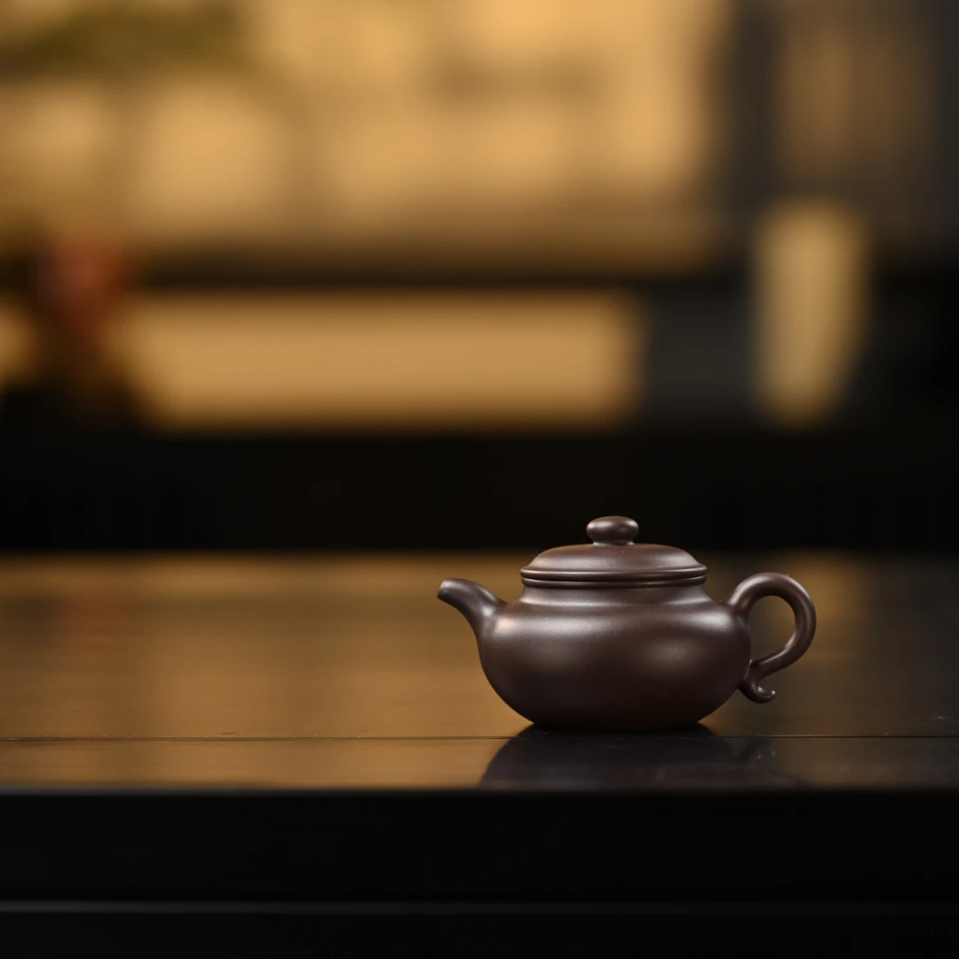 "Xiao Fang Gu" (Small Classic-Style) Yixing Teapot – 90cc, Semi-Handmade with Huanglongshan Original Zi Ni Clay, by Artisan Wang Ping