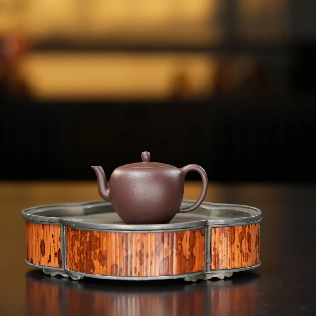 "Meiren Jian" (Beauty’s Shoulder) Yixing Teapot – 50cc, Full-Handmade with Huanglongshan Di Cao Qing by Qiao Yan