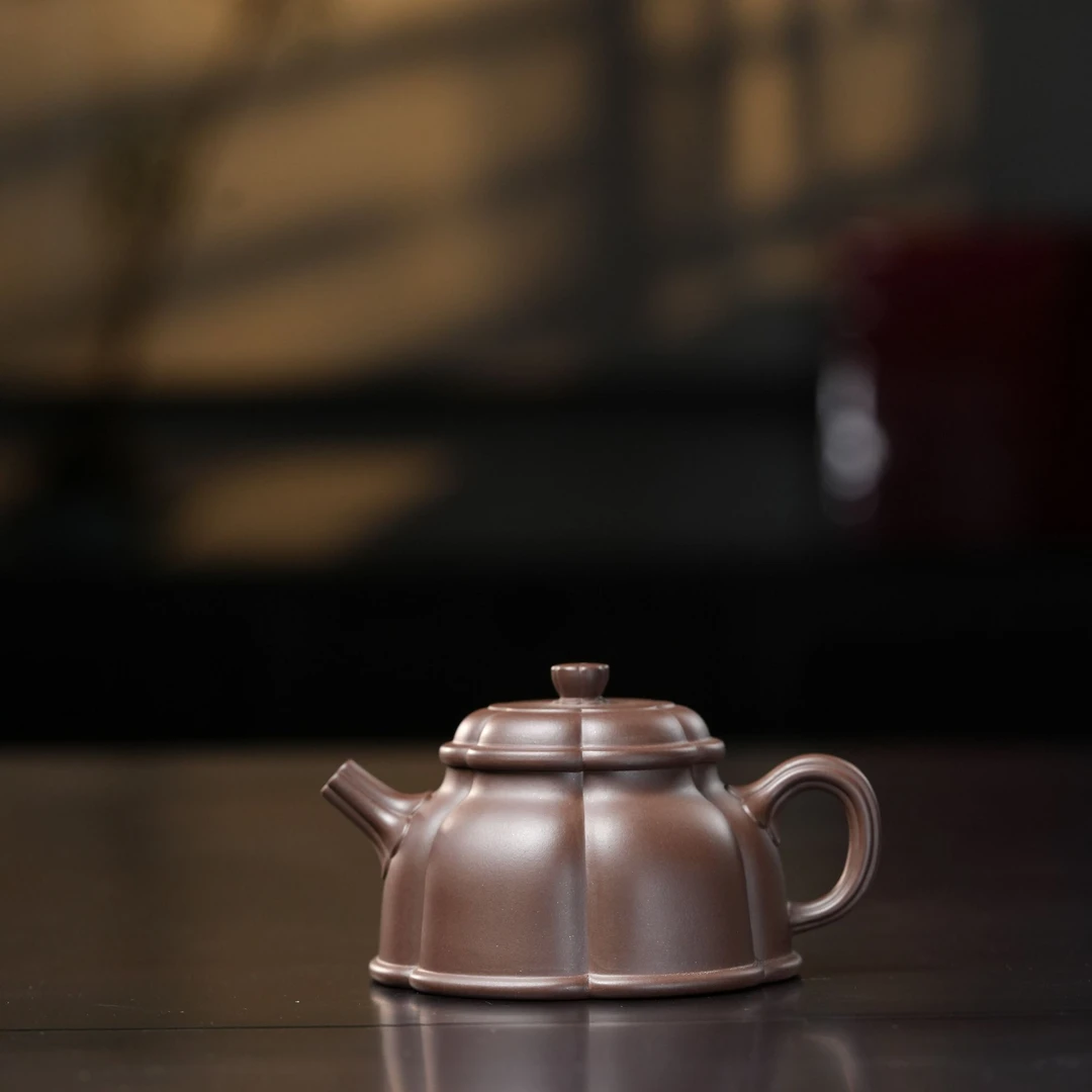 "Lian Yun" (Lotus Essence) Yixing Teapot – 150cc, Semi-Handmade with Huanglongshan Zi Ni Clay, by Artisan Wu Meiqun