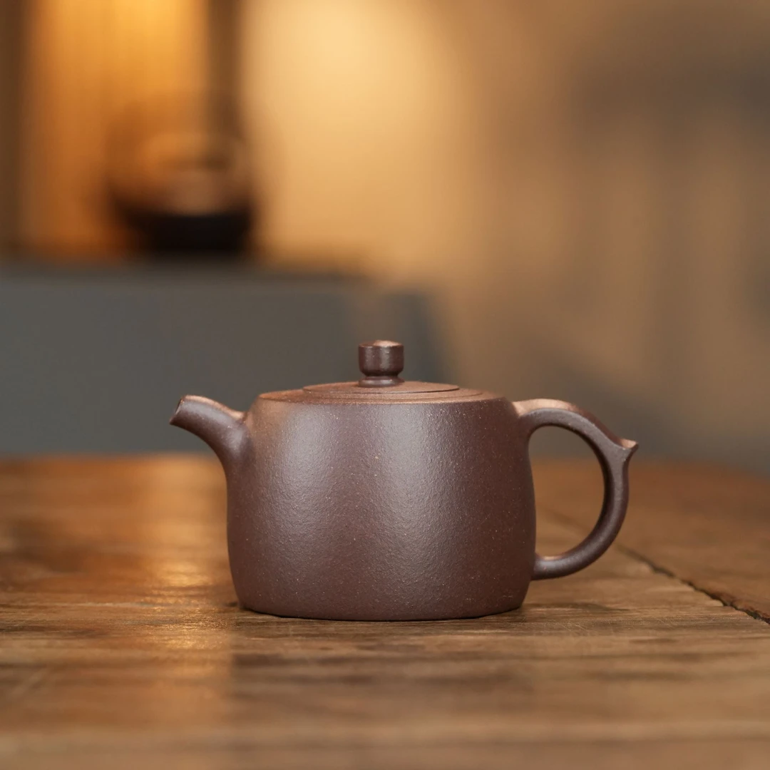 "Xiao Jing Lan" (Small Well-Fence) Yixing Teapot – 70cc, Fully Handmade with Carved Design, Huanglongshan Original Zi Ni Clay, by Artisan Qiao Yan