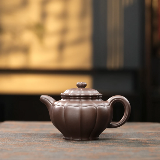 "Linghua Duo Zhi" (Lotus-Petal Douzhi) Yixing Teapot – 330cc, Semi-Handmade with Huanglongshan Zini by Wu Meiqun