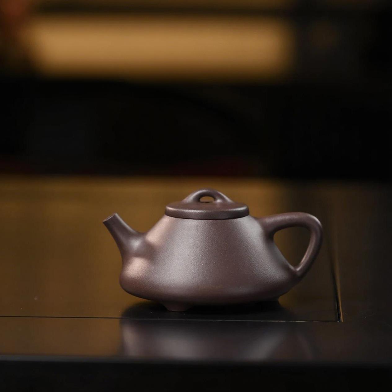 "Zi Zhi Stone Gourd" 180cc Huanglong Mountain Original Clay Teapot - Semi-Handmade Yixing Purple Clay Pot