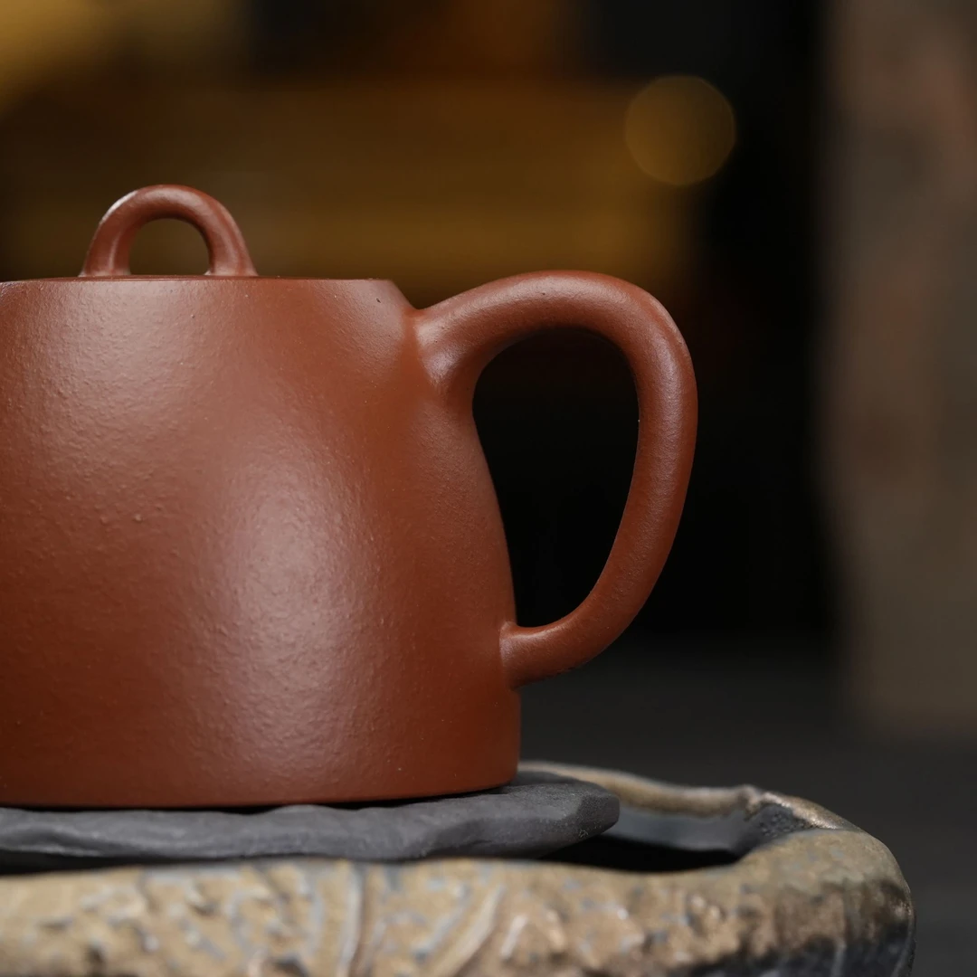 "Han Duo" Yixing Teapot – 130cc, Semi-Handmade with Raw Zhu Ni Clay, Small Coal-Kiln Fired by Artisan Xu Linming
