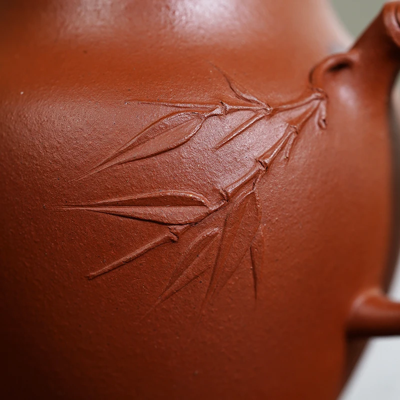 "Lu Hua · Bamboo" Yixing Teapot – Zhu Ni Red Clay, 130cc, Semi-Handmade by Folk Artist Yuan Qun