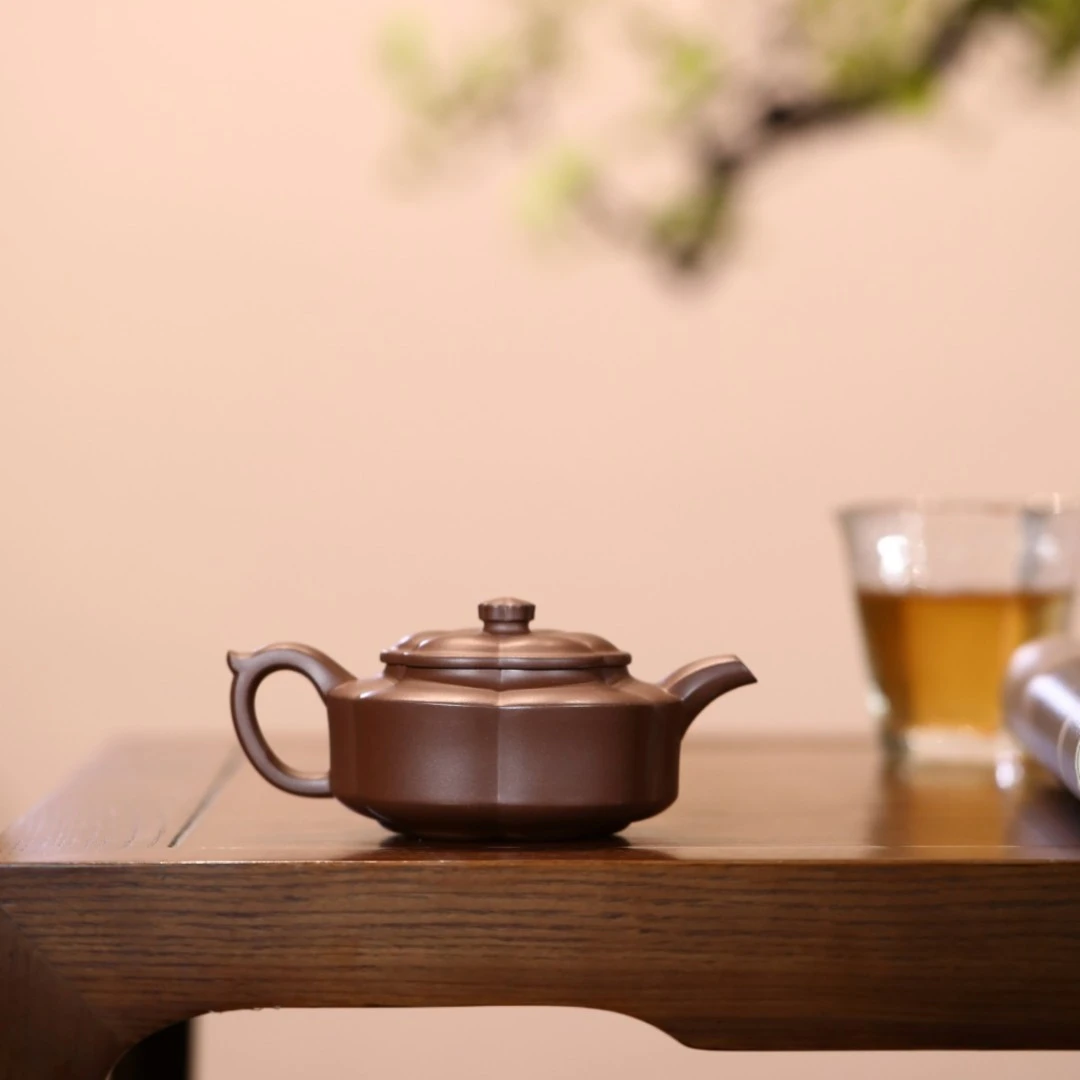 "Hai Tang" (Begonia Blossom) Yixing Teapot – 210cc, Semi-Handmade with Huanglongshan Original Zi Ni Clay, by Artisan Wang Yajun
