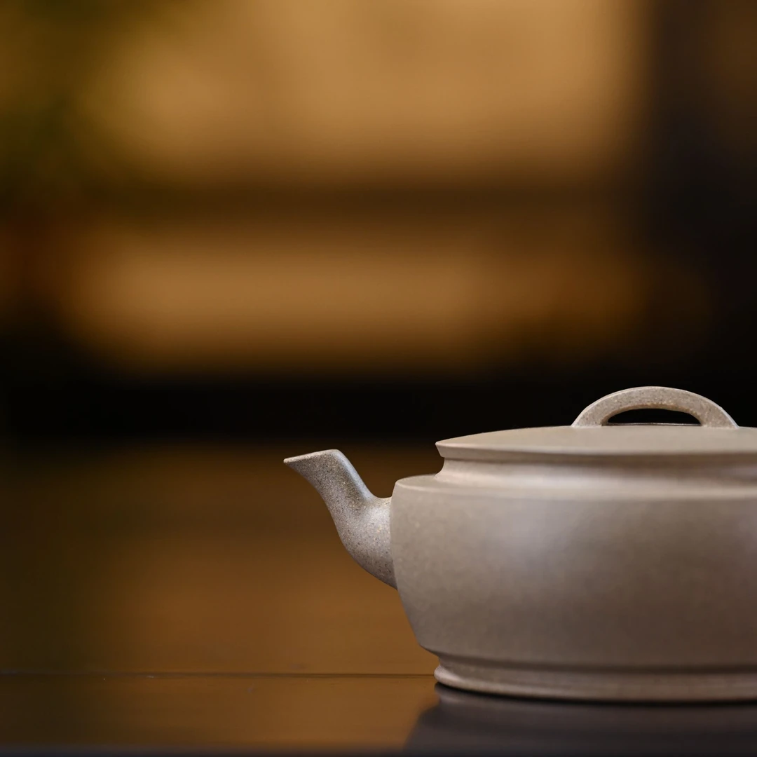 "Da Yun Han Wa" (Great Essence Han-Tile Style) Yixing Teapot – 170cc, Semi-Handmade with Huanglongshan Duan Ni Clay, by Artisan Bao Yaqin