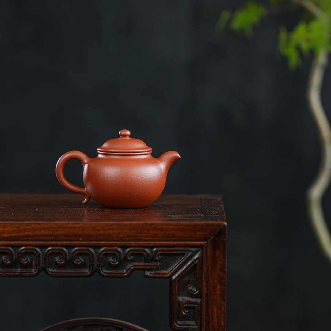 "Lian Zi" (Lotus Seed) Yixing Teapot – 90cc, Semi-Handmade with Small Kiln Zhu Ni by Liu Li