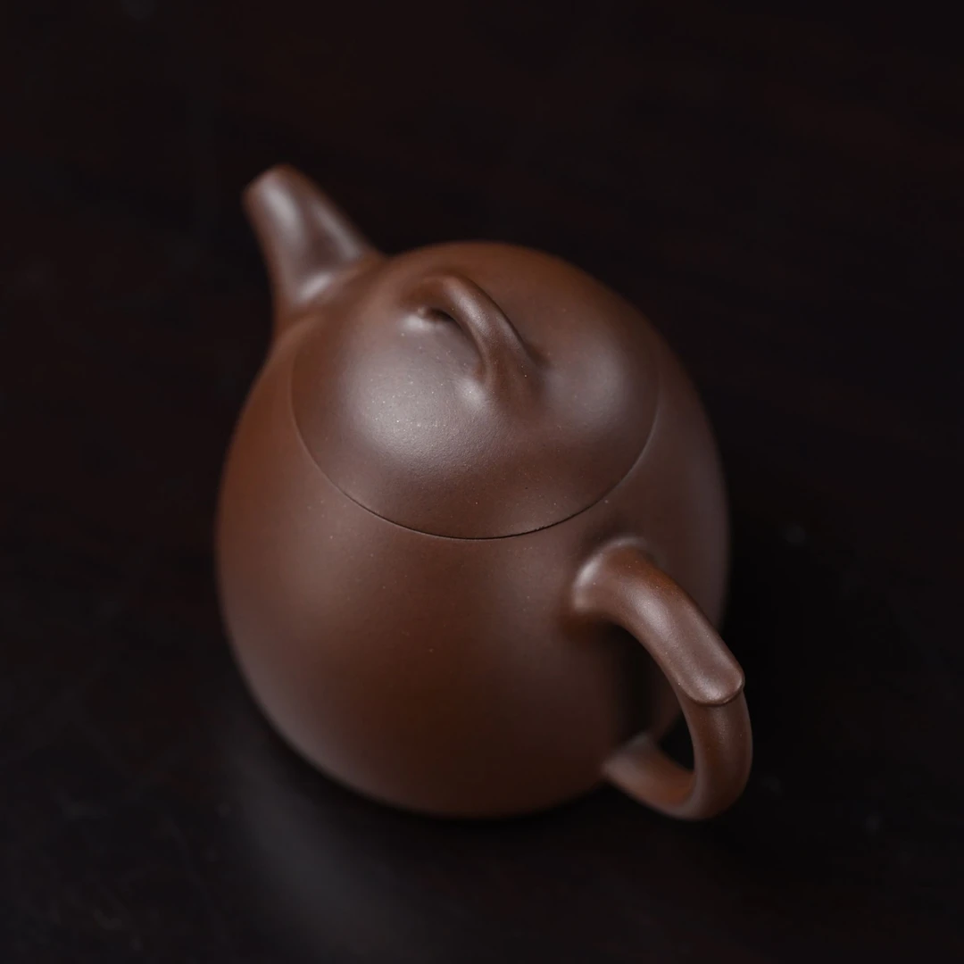 "Xiao Qin Quan"  Yixing Teapot – 140cc, Semi-Handmade with Huanglongshan Original Zi Ni Clay, by Artisan Yang Jingfeng
