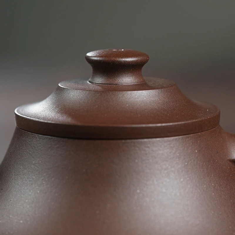 "San Zu Yun Lu" (Three-Legged Cloud Stove) Yixing Teapot – 140cc, Semi-Handmade with Huanglongshan Original Zi Ni Clay, by Artisan Wang Yi