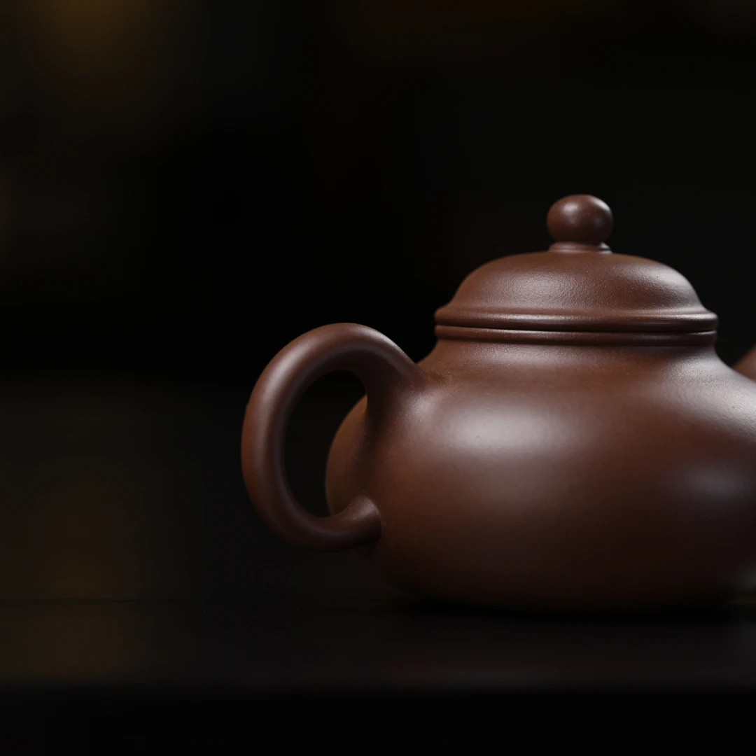 "Rong Tian" (Embracing Heaven) Yixing Teapot – 200cc, Semi-Handmade with Huanglongshan Original Zi Ni Clay, by Artisan Wang Xiaoqin