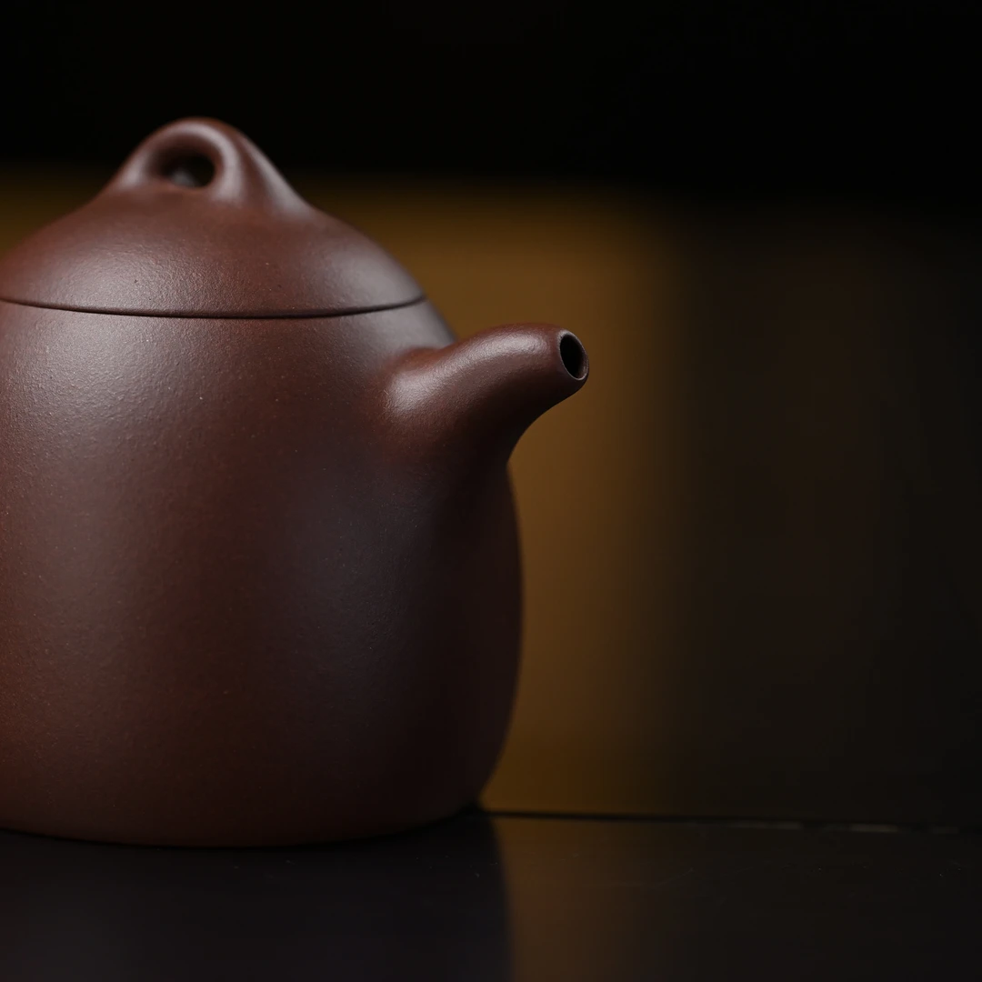 "Qin Quan" Yixing Teapot – 200-400cc Semi-Handmade Zhu Ni (Red Clay), Plain Finish, Contemporary Folk Artist Zhou Qinhua