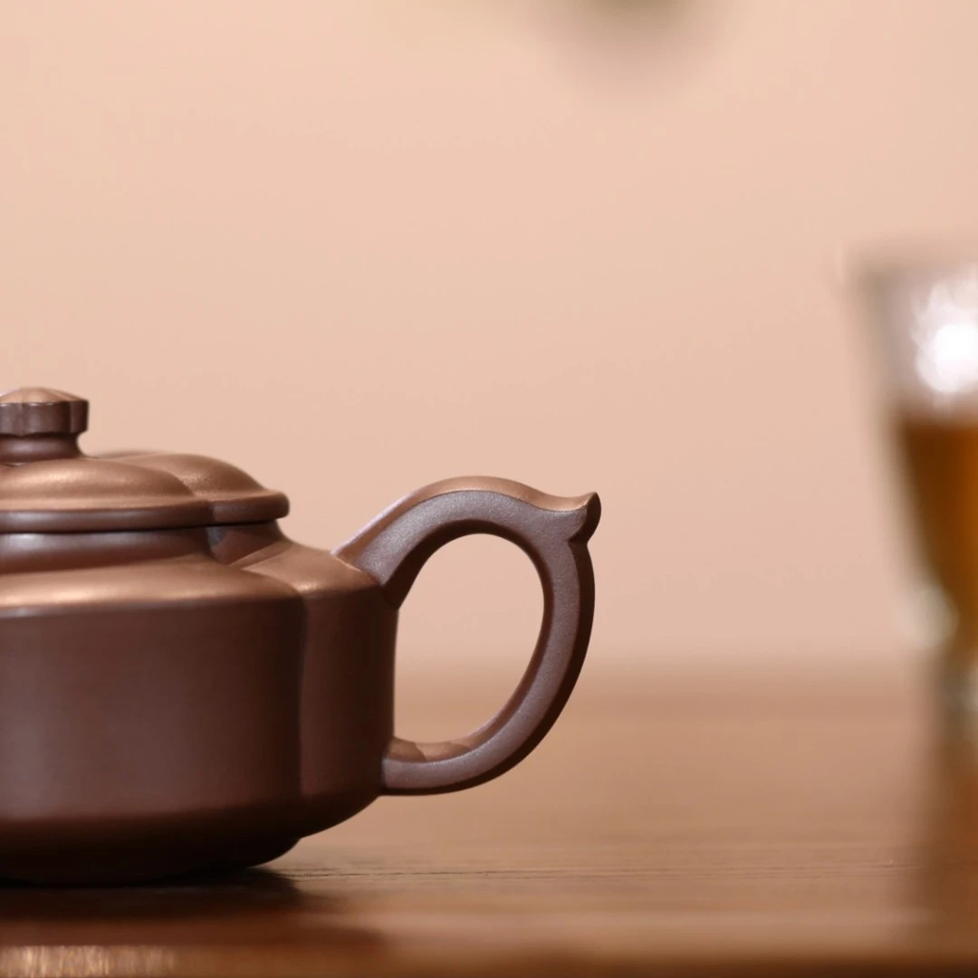 "Hai Tang" (Begonia Blossom) Yixing Teapot – 210cc, Semi-Handmade with Huanglongshan Original Zi Ni Clay, by Artisan Wang Yajun