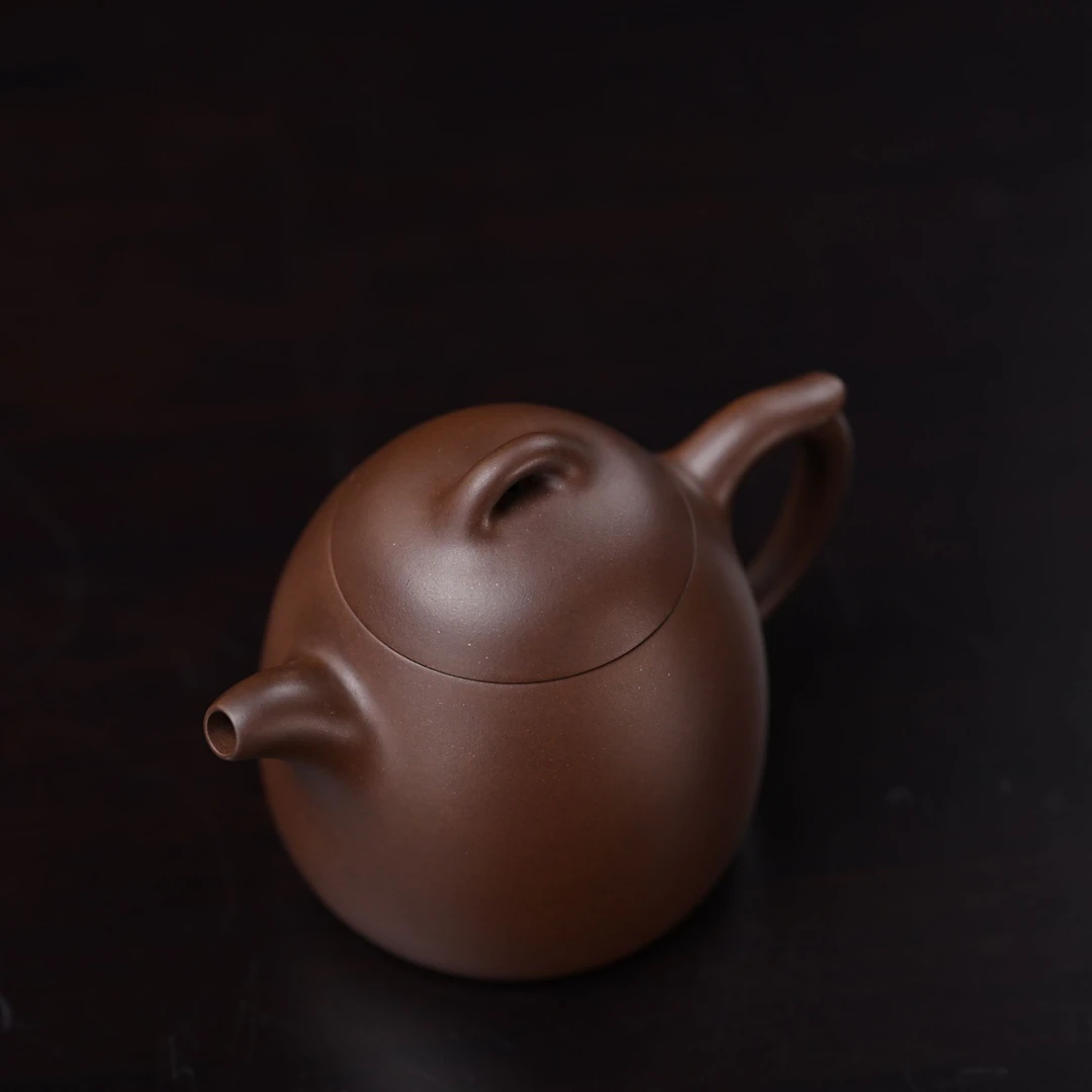 "Xiao Qin Quan"  Yixing Teapot – 140cc, Semi-Handmade with Huanglongshan Original Zi Ni Clay, by Artisan Yang Jingfeng
