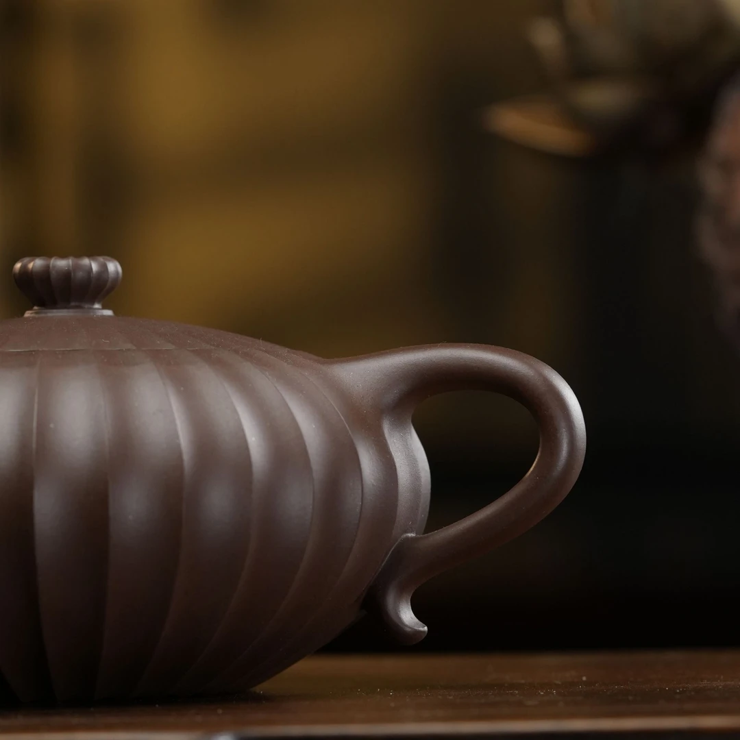 "Wei Song" (Ode of Serenity) Yixing Teapot – 280cc, Semi-Handmade with Huanglongshan Original Zi Ni Clay, by Artisan Wu Meiqun