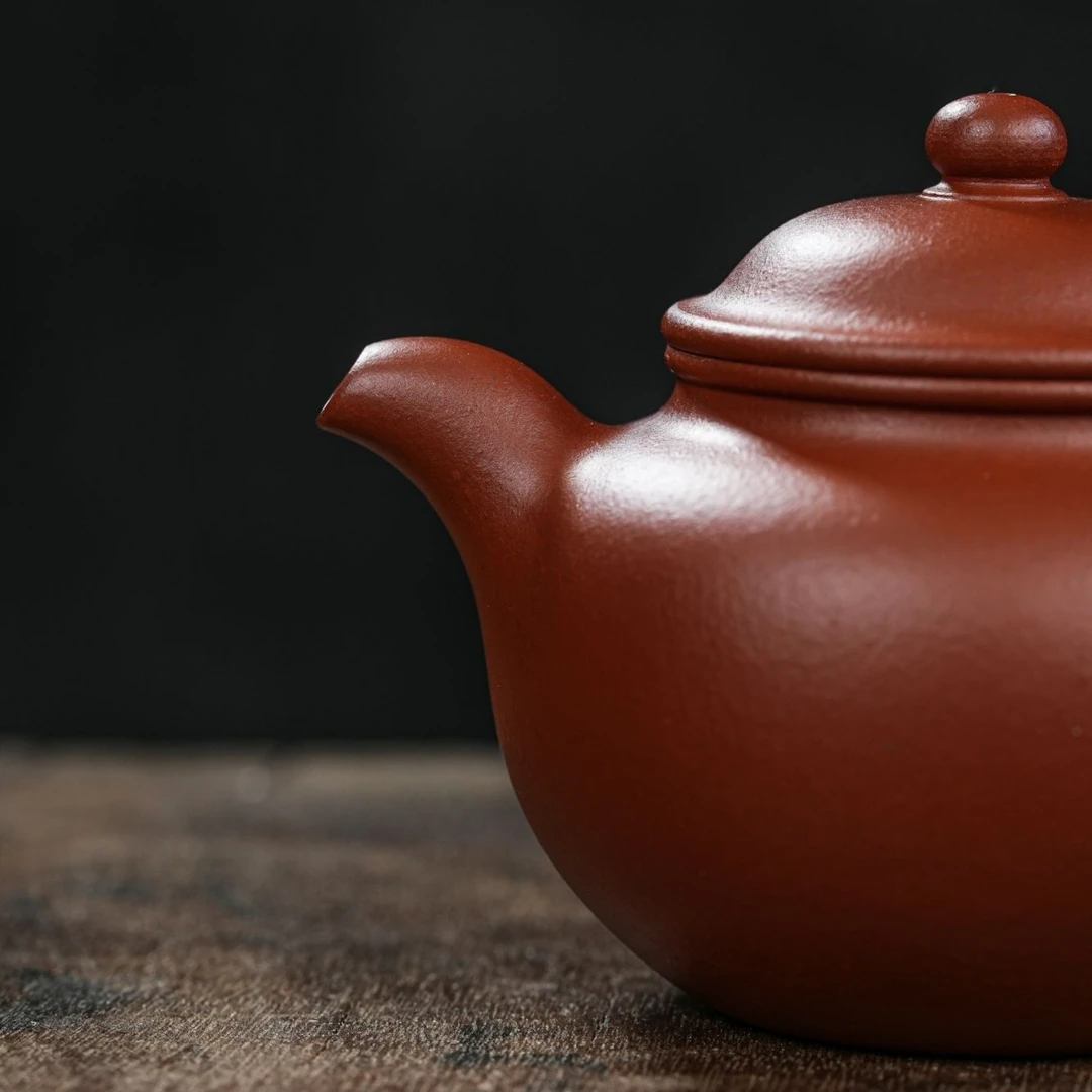 "Lian Zi" (Lotus Seed) Yixing Teapot – 90cc, Semi-Handmade with Small Kiln Zhu Ni by Liu Li