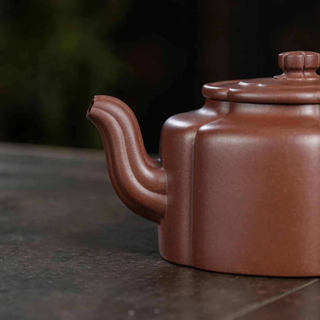 "Meihua Zhoupan" (Plum Blossom Round Plate) Yixing Teapot – 280cc, Semi-Handmade with Huanglongshan Original Ore Zini by Tang Xiaohui