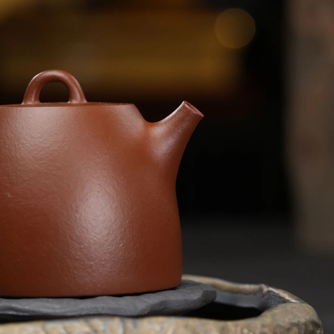"Han Duo" Yixing Teapot – 130cc, Semi-Handmade with Raw Zhu Ni Clay, Small Coal-Kiln Fired by Artisan Xu Linming