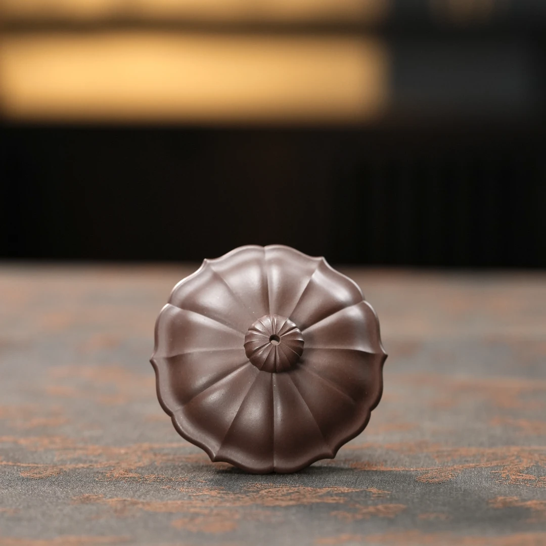 "Linghua Duo Zhi" (Lotus-Petal Douzhi) Yixing Teapot – 330cc, Semi-Handmade with Huanglongshan Zini by Wu Meiqun