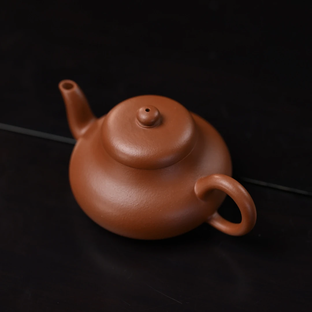 "Jun De" Yixing Teapot – 110cc, Semi-Handmade with Raw Zhu Ni Clay, Small Coal-Kiln Fired by Artisan Ji Min