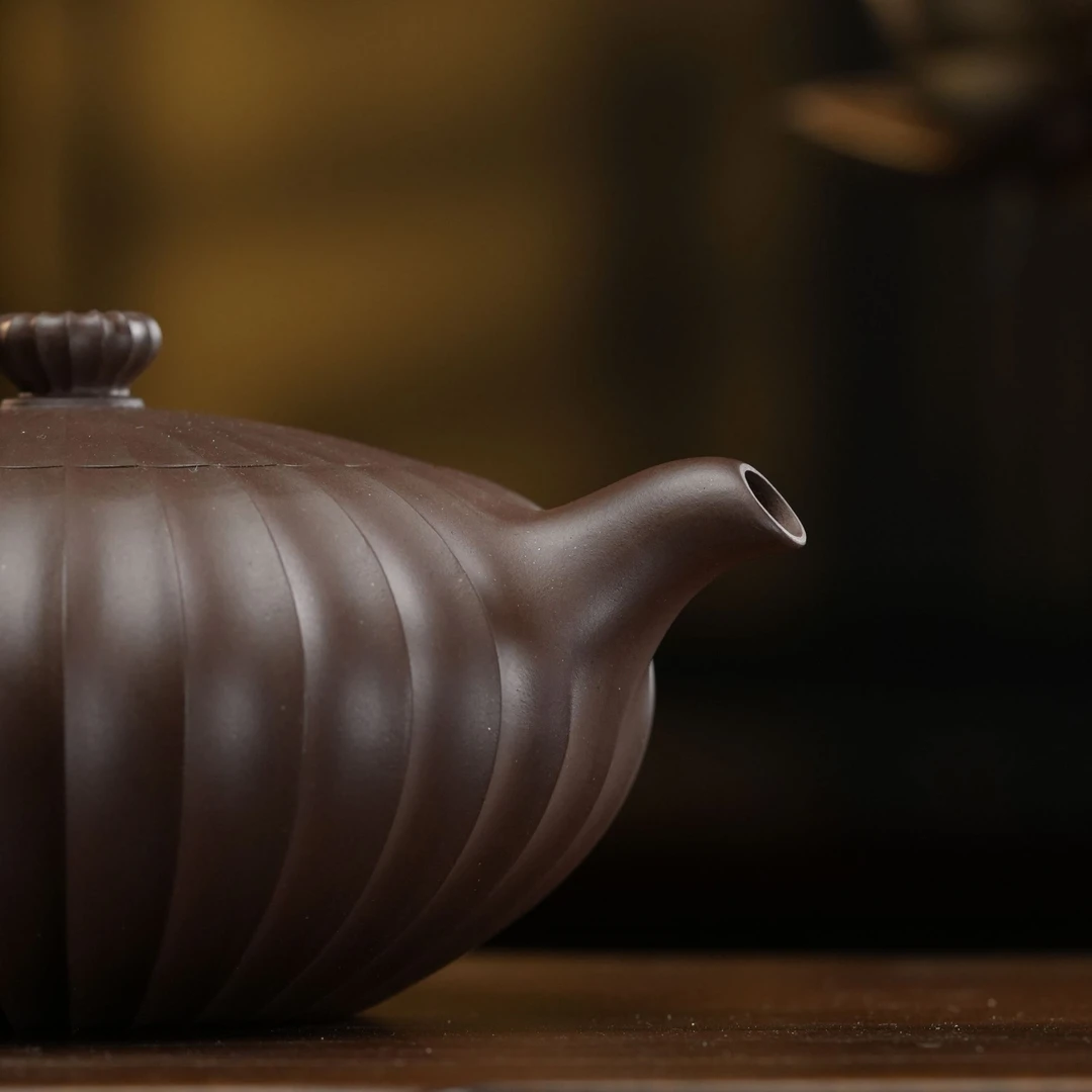 "Wei Song" (Ode of Serenity) Yixing Teapot – 280cc, Semi-Handmade with Huanglongshan Original Zi Ni Clay, by Artisan Wu Meiqun