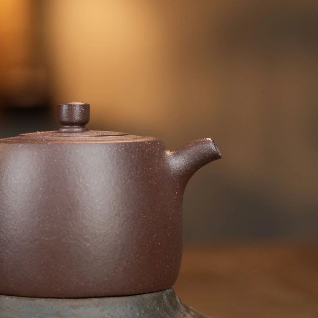 "Xiao Jing Lan" (Small Well-Fence) Yixing Teapot – 70cc, Fully Handmade with Carved Design, Huanglongshan Original Zi Ni Clay, by Artisan Qiao Yan