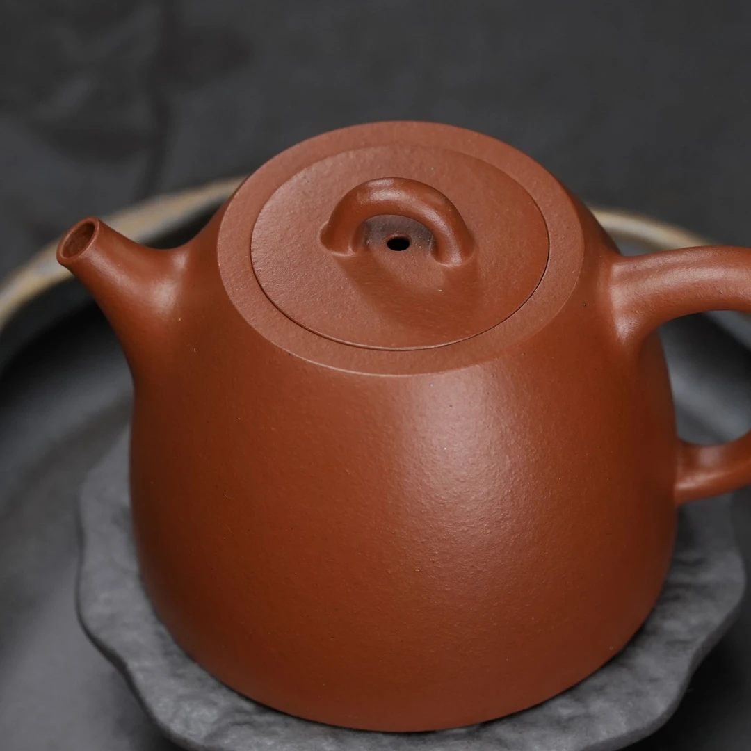 "Han Duo" Yixing Teapot – 130cc, Semi-Handmade with Raw Zhu Ni Clay, Small Coal-Kiln Fired by Artisan Xu Linming