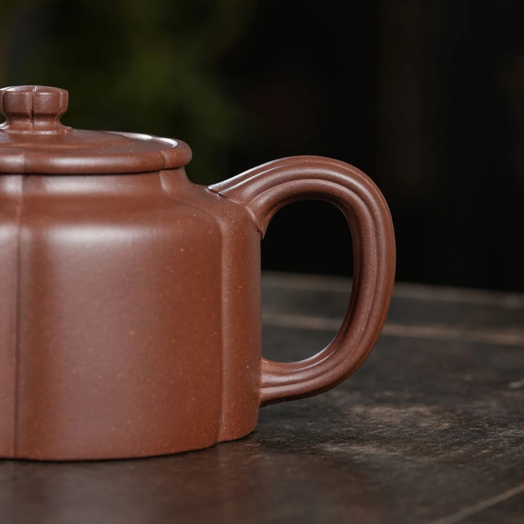 "Meihua Zhoupan" (Plum Blossom Round Plate) Yixing Teapot – 280cc, Semi-Handmade with Huanglongshan Original Ore Zini by Tang Xiaohui