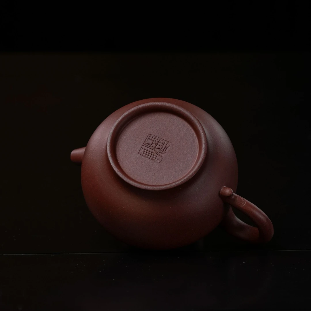 "Yun Lu" (Cloud Cottage) Yixing Teapot – 200cc, Semi-Handmade with Huanglongshan Original Qing Shui Ni Clay, by Artisan Jiang Chengqiong