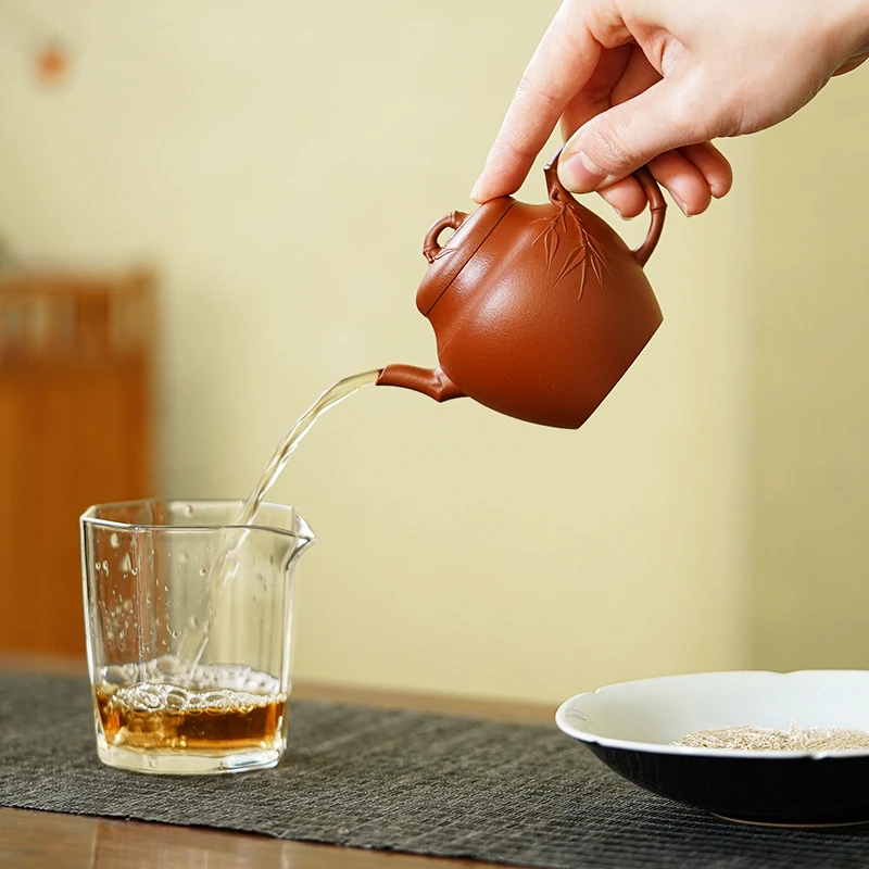 "Lu Hua · Bamboo" Yixing Teapot – Zhu Ni Red Clay, 130cc, Semi-Handmade by Folk Artist Yuan Qun
