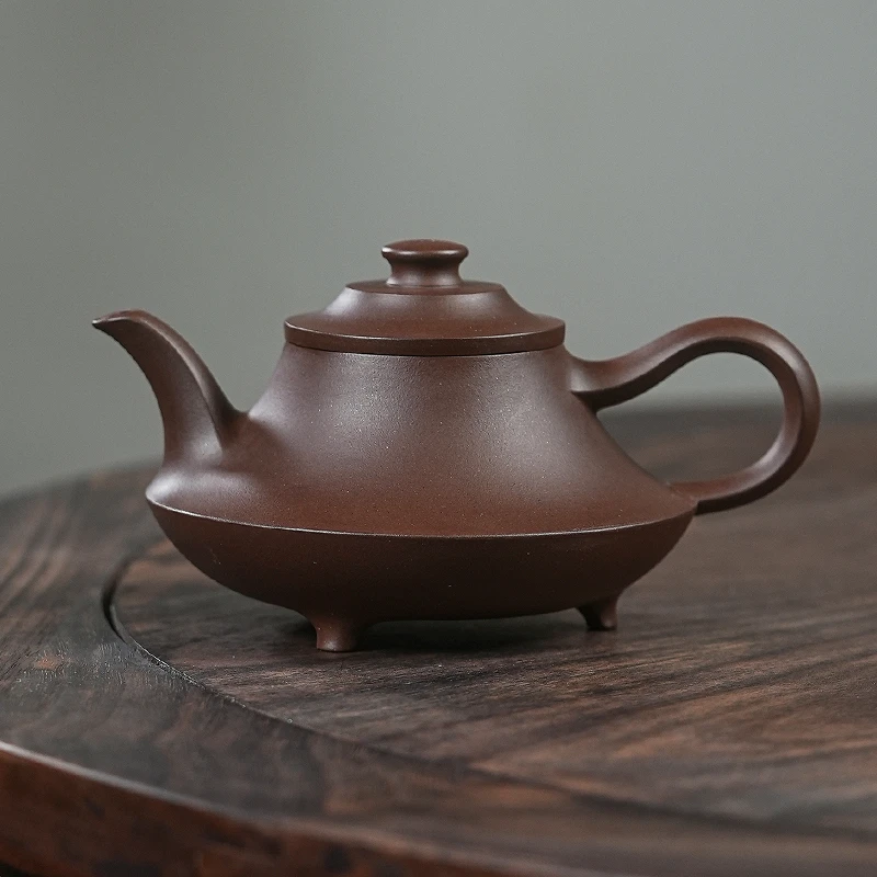 "San Zu Yun Lu" (Three-Legged Cloud Stove) Yixing Teapot – 140cc, Semi-Handmade with Huanglongshan Original Zi Ni Clay, by Artisan Wang Yi
