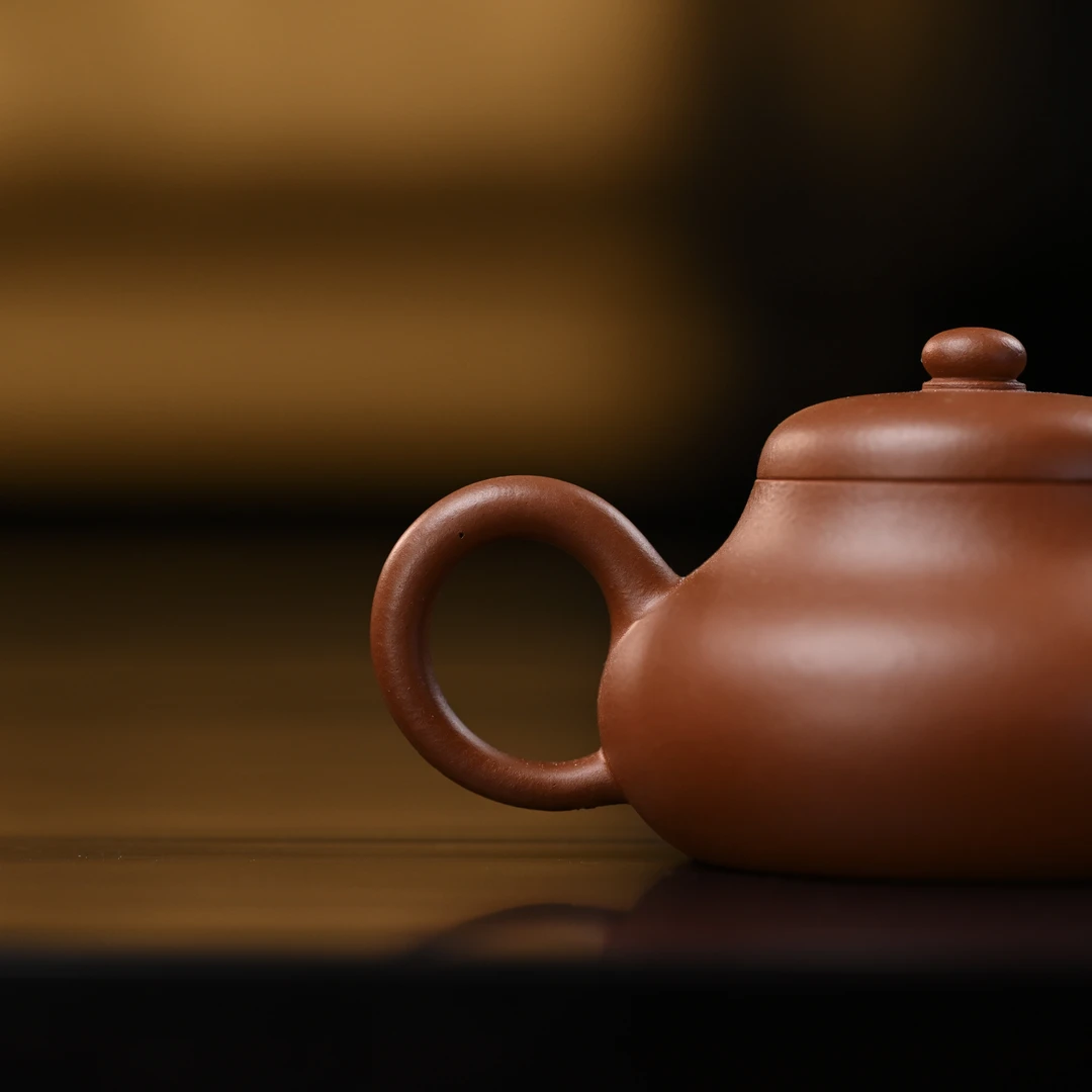 "Jun De" Yixing Teapot – 110cc, Semi-Handmade with Raw Zhu Ni Clay, Small Coal-Kiln Fired by Artisan Ji Min