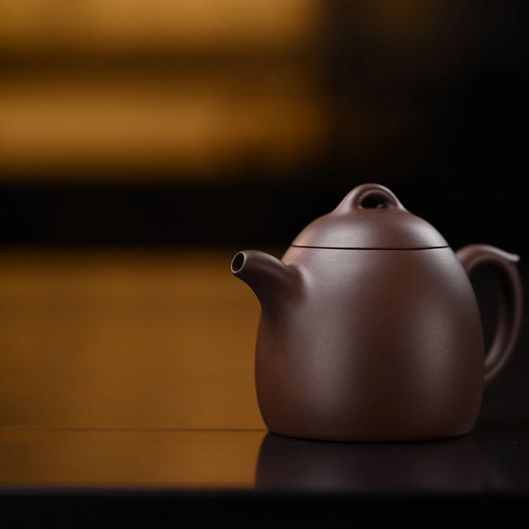 "Xiao Qin Quan"  Yixing Teapot – 140cc, Semi-Handmade with Huanglongshan Original Zi Ni Clay, by Artisan Yang Jingfeng