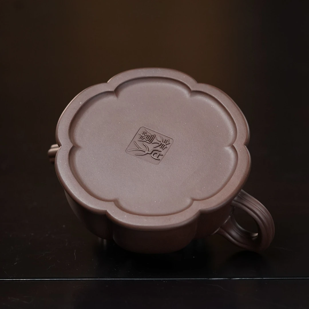 "Lian Yun" (Lotus Essence) Yixing Teapot – 150cc, Semi-Handmade with Huanglongshan Zi Ni Clay, by Artisan Wu Meiqun