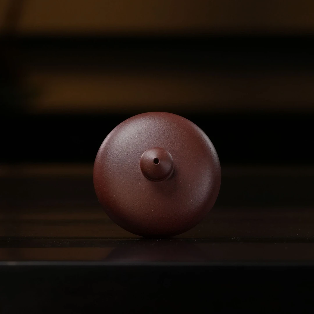 "Yun Lu" (Cloud Cottage) Yixing Teapot – 200cc, Semi-Handmade with Huanglongshan Original Qing Shui Ni Clay, by Artisan Jiang Chengqiong