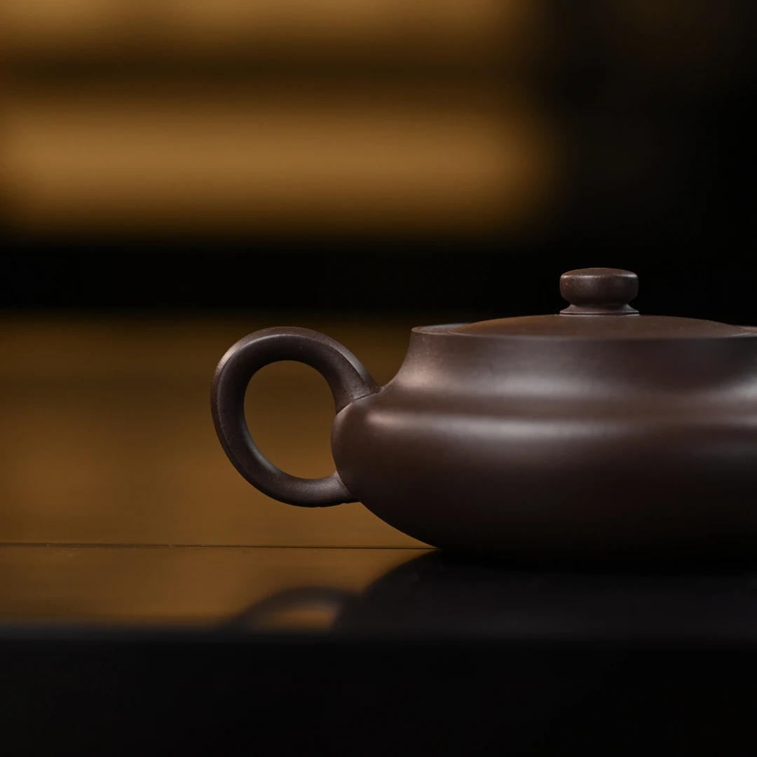 "Sang Pan" (Altar Base) Yixing Teapot – 180cc, Semi-Handmade with Huanglongshan Purple Clay by Zhang Shunying