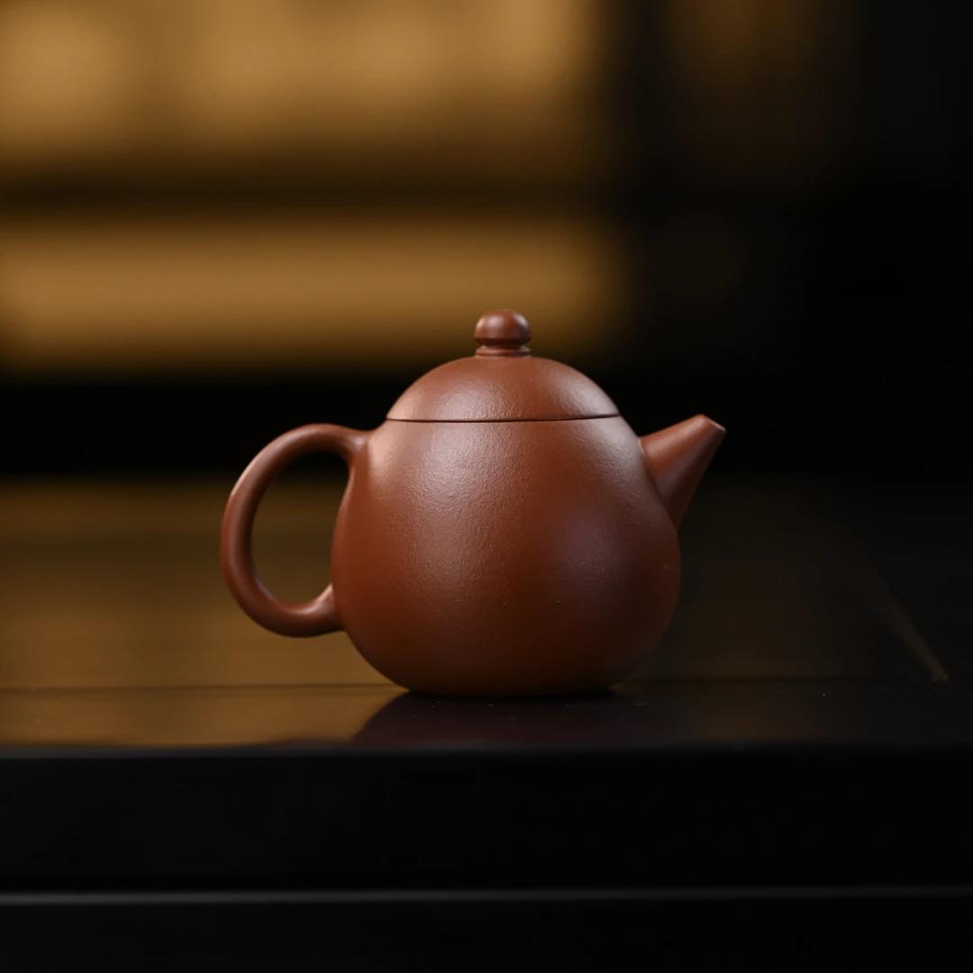 "Long Dan" 150cc Raw Sand Zhu Ni Teapot – Semi-Handmade Yixing Purple Clay Teapot by Artist Zhou Hongzhen – Small Coal Kiln Firing Traditional Teacup